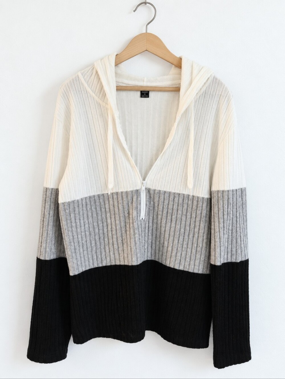 •Manfinity Colorblock Zip-Front Hooded Sweater